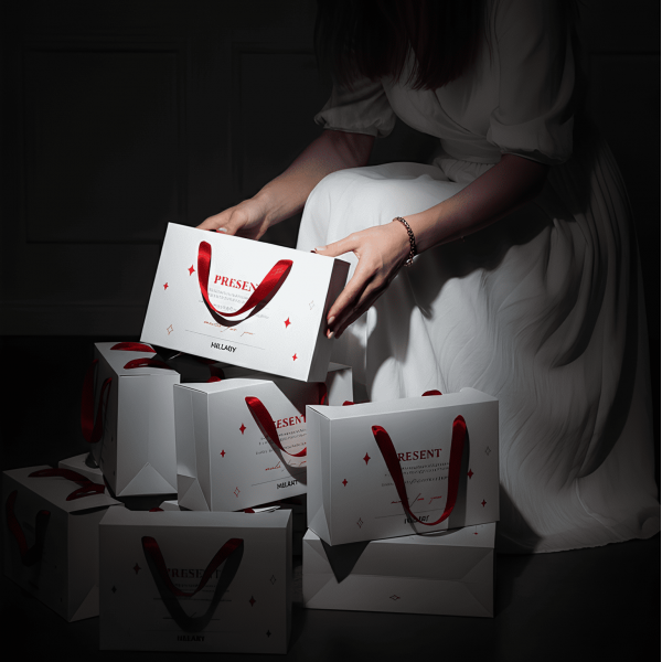 Праздничный набор Hillary Present Box Classic Edition