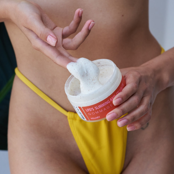 Набор с гоммажем, гелем и косметическими обертываниями для тела Hillary Body Care Set