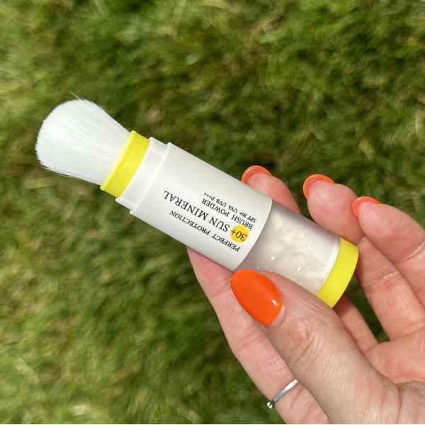 Сонцезахисна мінеральна пудра прозора з SPF 30+ Hillary Perfect Protection Sun Mineral Brush Powder Sheer Matte SPF 30+, 4 г