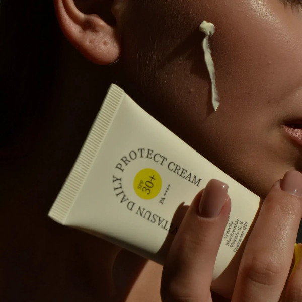 Солнцезащитная минеральная бежевая пудра с SPF 30 + Солнцезащитный крем для лица SPF 30+